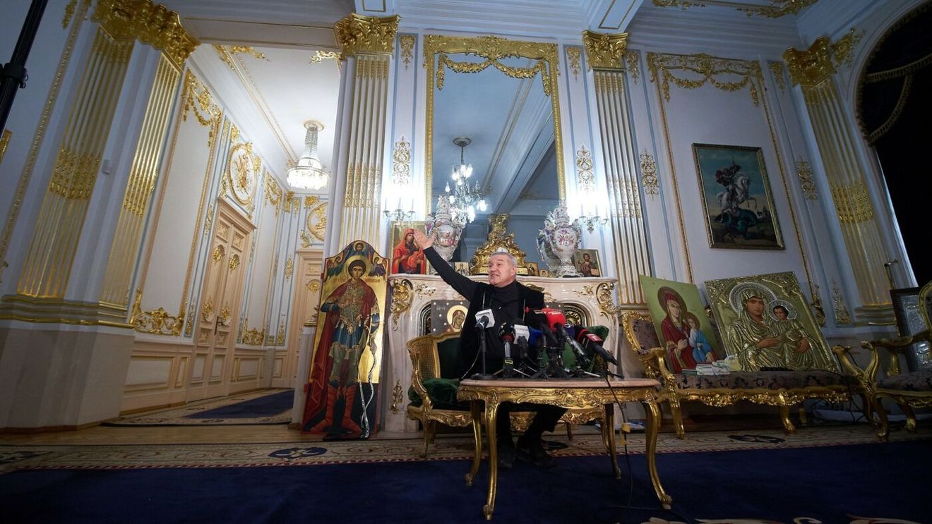 „Zdrang, câte o palmă peste ceafă!”. Personajul de temut din București care îl umilea pe Gigi Becali la masa cu „șmecherii”