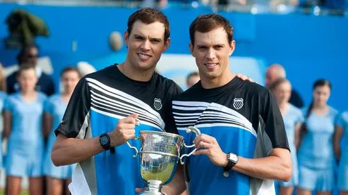 Frații Bryan au câștigat proba de dublu la Wimbledon și dețin toate trofeele importante