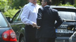 Becali vs Vamă:** "Ești servitorul lui Copos!"/ "Hagi și Piți ți-au fost servitori! Ești cioban în comportament!"