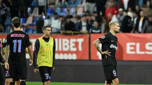 Fosta vedetă de la FCSB a găsit explicația pentru prăbușirea incredibilă a trupei lui Gigi Becali: „Am prieteni acolo! Cred că asta e!”. EXCLUSIV