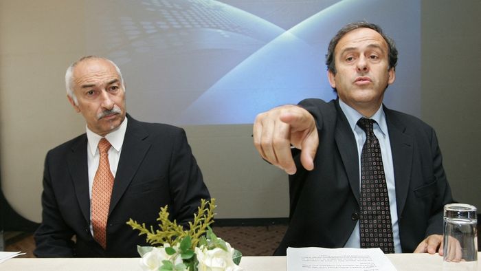 Milionarul român, care a fost invitat să bea o şampanie cu legendarul Michel Platini, l-a luat la înjurături pe francez: „Mi-am luat amendă de 40.000 de euro”