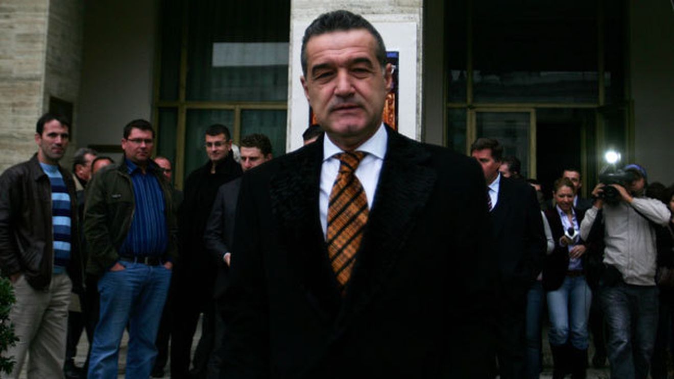 Gigi Becali va avea 4 costume la nunta lui Cristi Borcea!** De ce i-a "terorizat" patronul Stelei pe designeri