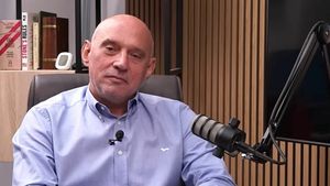 Florin Prunea a fost eliminat rapid de la Desafio și a petrecut un Crăciun romantic alături de noua lui iubită