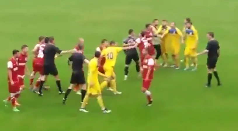 VIDEO | Bătaie ca-n codru la Ștefănești!** Meciul Unirea - Olimpia s-a lăsat cu intervenția forțelor de ordine, a observatorului și cu oprirea jocului pentru 15 minute