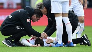 Accidentare horror în Germania! Căpitanul lui Stuttgart a ajuns la spital. Diagnosticul dur pe care l-a primit