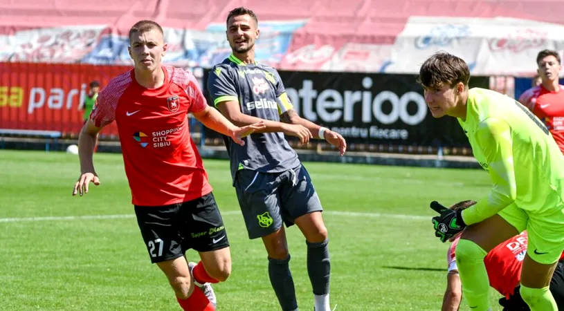 Ghinionistul Răzvan Călugăr s-a întors la FC Hermannstadt. Fundașul a jucat doar 81 de minute pentru CSC Șelimbăr în prima parte a sezonului de Liga 2