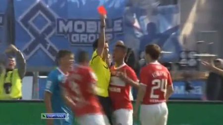 VIDEO** Doar în Rusia putea fi dată această eliminare! O fi jucat la pariuri? Nimeni n-a înțeles de ce a scos "roșu" imediat după gol