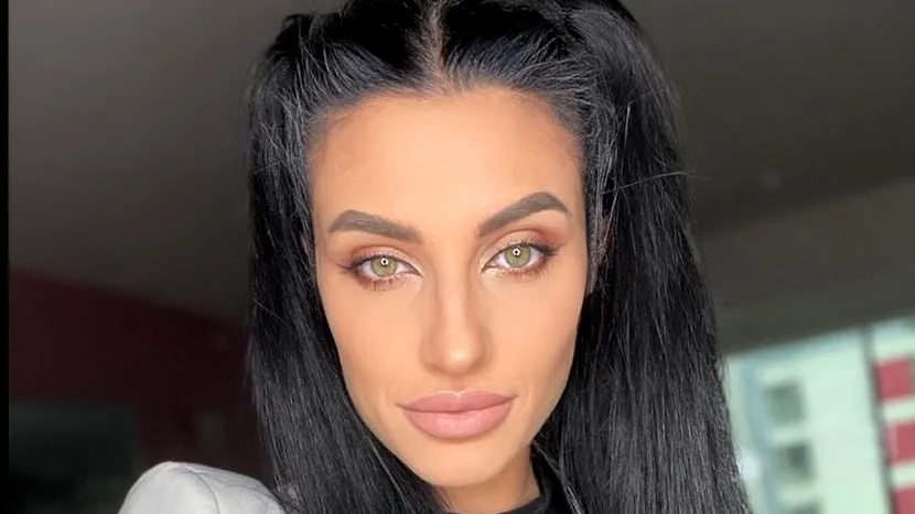 FOTO / Cele mai spectaculoase ipostaze cu Ana Porgras. Fosta gimnastă știe cum să atragă atenția!