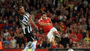 VIDEO Veteranii Scholes și Giggs au făcut show cu Newcastle!** Vezi superba execuție a galezului