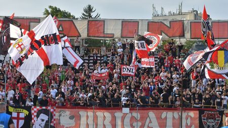 Noi detalii despre conflictul dintre Dănuț Lupu și fani: „A încercat să lovească un suporter!”. Acuzat că a favorizat angajarea unui antrenor șpăgar la Clubul Sportiv Dinamo