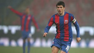 Lăcătuș: "Cu excepția lui Tănase**, la Steaua nu sunt jucători care să creeze ocazii"