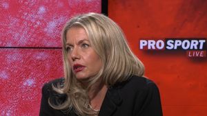 Fiica lui Ilie Balaci are un nou iubit. Fostul fotbalist a cucerit-o pe Lorena şi nu se mai feresc