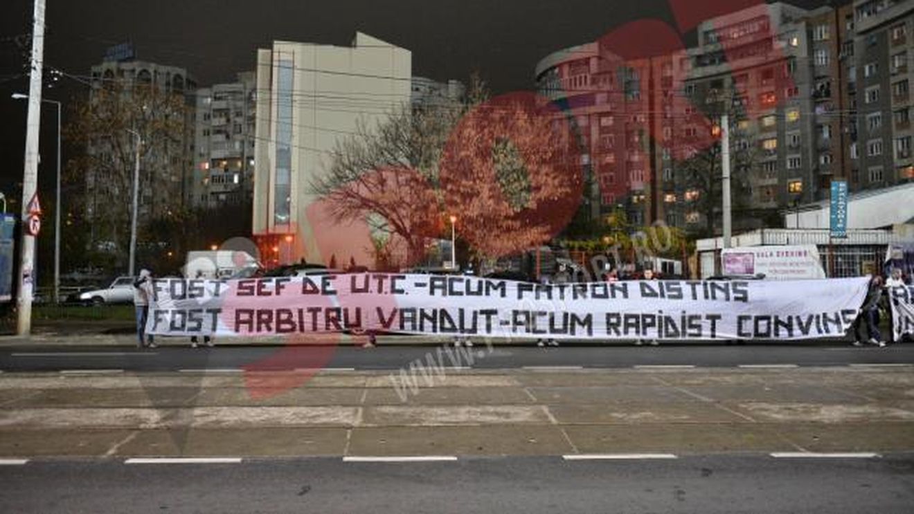 Mesaje anti Copos și Zotta: "Adevăratele glorii în condiții mizere, în Giulești e criză... de caractere!"