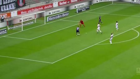 Ratare incredibilă în Germania! N-a putut înscrie cu poarta goală, după ce s-a făcut de râs în fața porții. Faza zilei în Europa | VIDEO