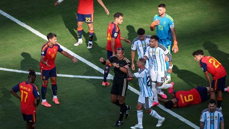 Arbitrul finalei Cupei Mondiale s-a retras! Vincic a luat decizia după ce a arbitrat Spania - Argentina 1-0