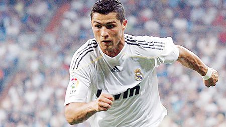 Real și Barcelona nu au rivali în Spania!** Umăr la umăr