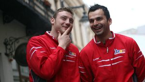 Meci de box la HCM  - Dinamo. Foști colegi de națională, Savenco și Novanc și-au împărțit pumni și au văzut roșu în fața ochilor