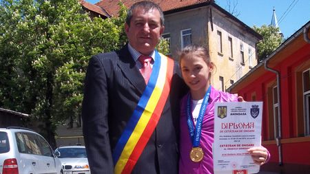 Gimnasta Ștefania Stănilă a devenit cetățean de onoare al orașului Aninoasa