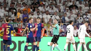 Câți bani câştigă într-un an arbitrul din Barcelona – Real Madrid 3-2 şi ce sumă a primit pentru finala cupei