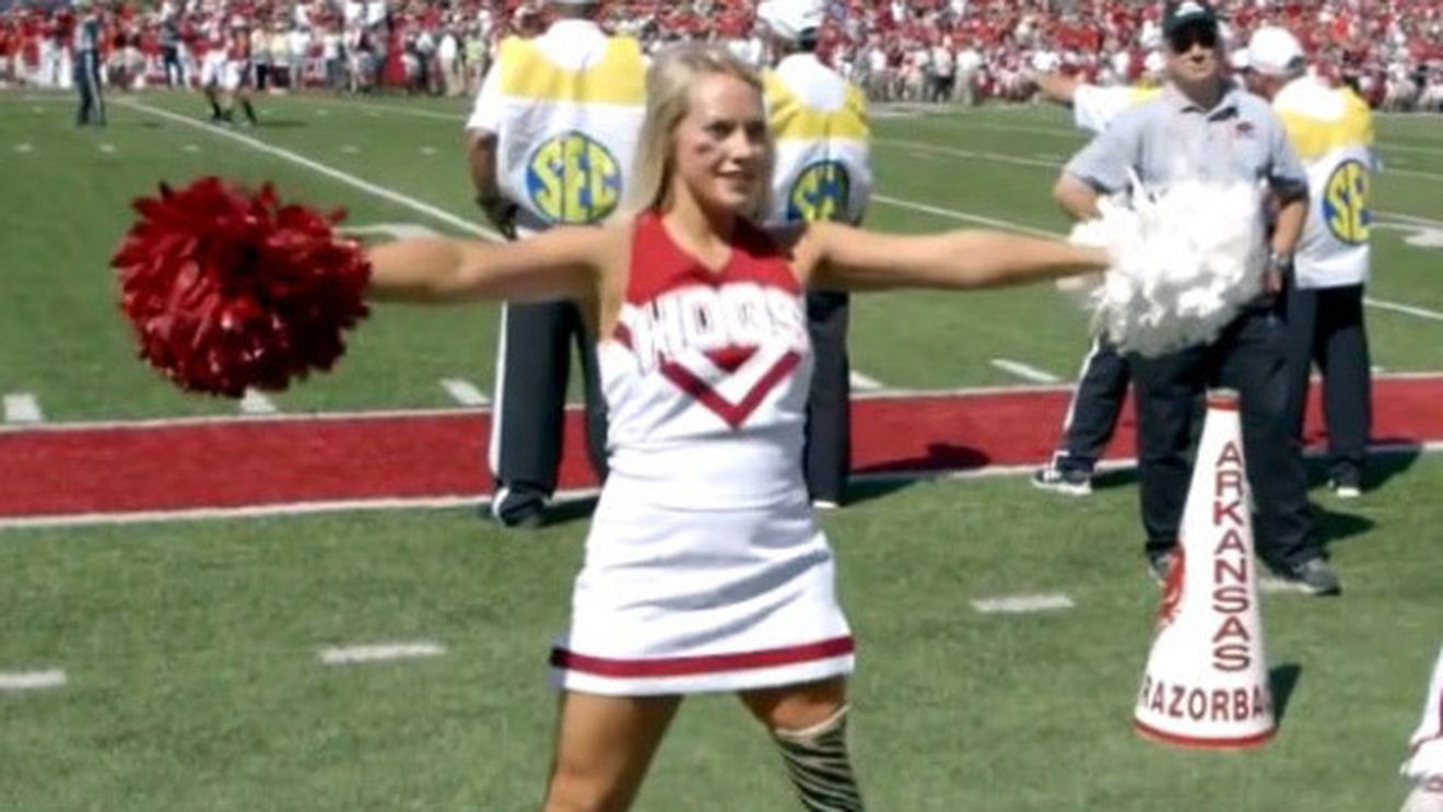 Patience Beard, selectată pentru al treilea an la rând în echipa de majorete a Universității Arkansas, deși are o proteză