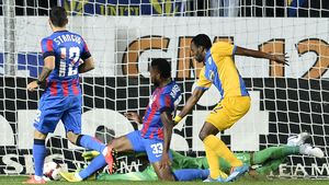 Contra laudă Steaua pentru transferul lui Alcenat: "Se pliază perfect pe ceea ce își doresc ei". Ce a spus despre instalarea lui Rădoi