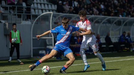 Noul director sportiv al lui Dinamo a început munca în „Ștefan cel Mare”. Cum a fost surprins la meciul cu Gloria Buzău, primul din play-off-ul din Liga 2 | FOTO EXCLUSIV