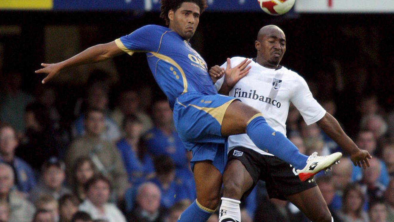 Glen Johnson a semnat cu Liverpool