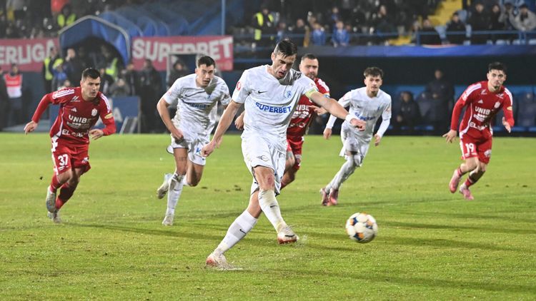 Farul – FC Botoșani 2-0, în etapa cu 16 din Superliga. Oaspeții rămân pe primul loc, doar pentru că au marcat mai multe goluri decât Rapid