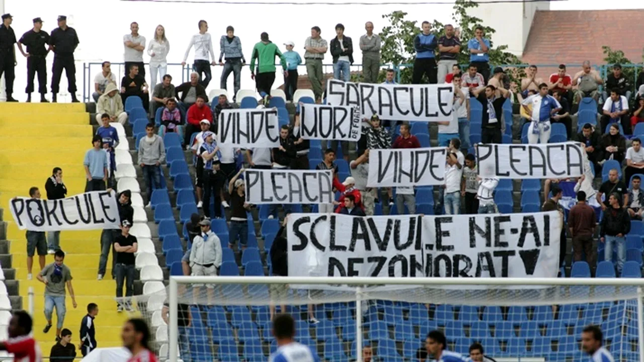 Fanii Universității, MANIFESTE contra lui Mititelu:** 