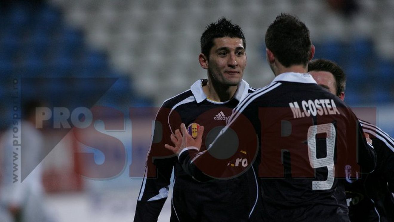 LA FAMILIA!** Frații Costea au înecat "rechinii"!