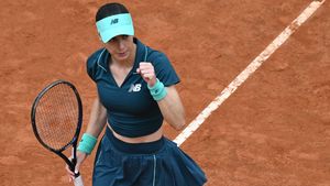 Pe cine a luat Sorana Cîrstea în brațe după ce a pus mâna pe 150.000 de euro la Roma