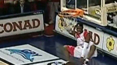 Obiect de studiu pentru Kobe și LeBron:** 'slam-ul trambulină'