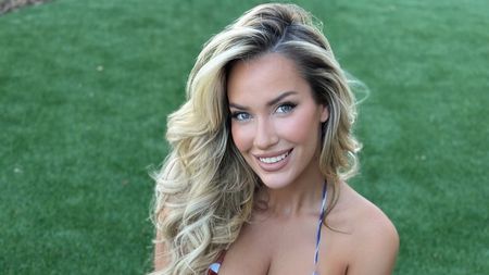 „De ce mai porți haine până la urmă?”. Gafa vestimentară care a pus-o într-o ipostază ușor jenantă pe cea mai frumoasă femeie din sport! | GALERIE FOTO