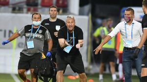 Dan Petrescu visează la un atac de vis la CFR Cluj în care să apară Florinel Coman și Dennis Man de la FCSB. „Ar fi jucat meci de meci”