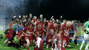 FOTO** Clujenii au primit Cupa de la Mircea Lucescu