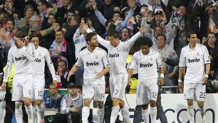 Modest cum îl știm! :)** Ronaldo acordă note la finalul sezonului în care Real a luat titlul: "Echipa merită un 9, eu 10!"