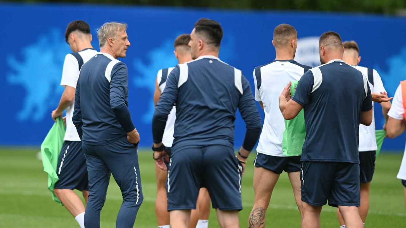 Fostul selecţioner al României îşi anunţă revenirea pe bancă: „Îmi e dor de asta, chiar aşa cum este campionatul nostru"