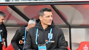 Costel Gâlcă promite că titlul vine în Bănie după 34 de ani: „Sper să fim Moş Crăciun... la vară". Ce mesaj a transmis Mario Felgueiras