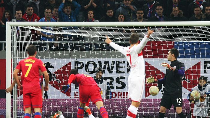 Desculți în Ligă!** Steaua riscă să se facă DE RÃ‚S daca ajunge în grupele Ligii Campionilor! Decizia luată de Becali care plasează clubul în lumea a treia a fotbalului