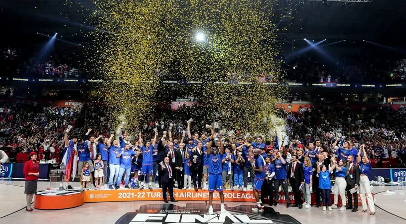 Anadolu Efes, din nou regina Euroligii la baschet masculin în fața a 20.000 de spectatori la Belgrad! Povestea echipei din Turcia care a reușit să-și apere trofeul | VIDEO