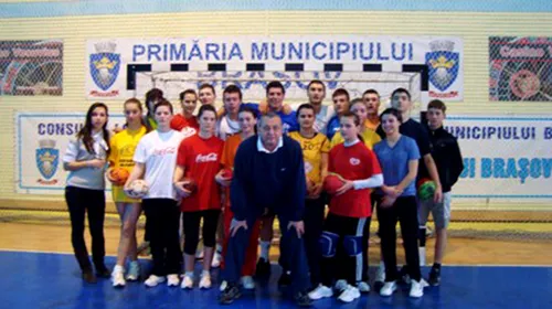 Antrenorul de handbal acuzat că a violat șapte fete, condamnat definitiv la 19 ani de închisoare. În solidar, Federația Română de Handbal este obligată să plătească daune morale