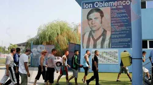FOTO EXCLUSIV** Deținuții unui penitenciar din Craiova au renunțat la vizitele rudelor pentru a curăța „Ion Oblemenco”!