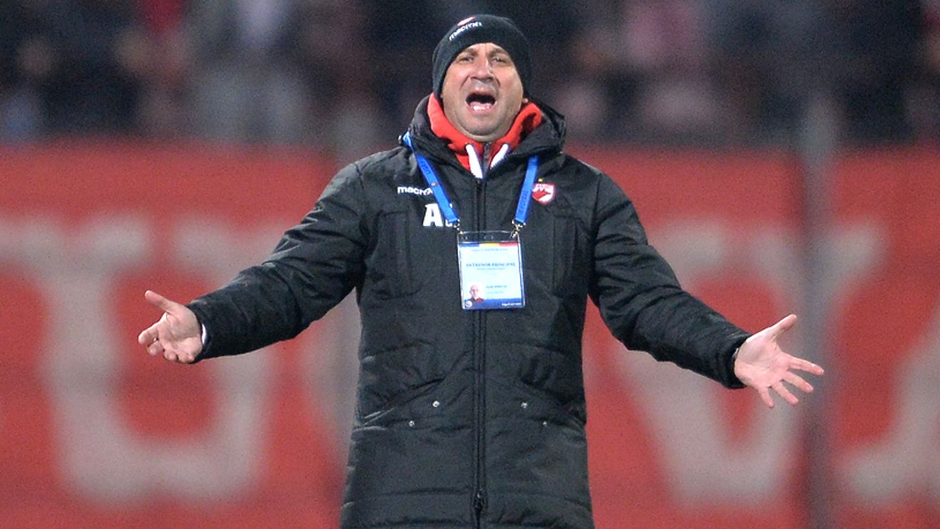 Prezentare marca "Miriuță" a noilor transferuri de la Dinamo: "Doar Papa Francisc mai poate veni. Cu ăștia mergem la război!" Fotbalistul cu un singur gol care-l devansează pe Rivaldinho și cine "va fi cel mai bun din țara asta"