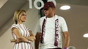 Dan Șucu, momente de panică pe Giulești! Ce s-a întâmplat cu fiul afaceristului după ce suporterii au invadat terenul