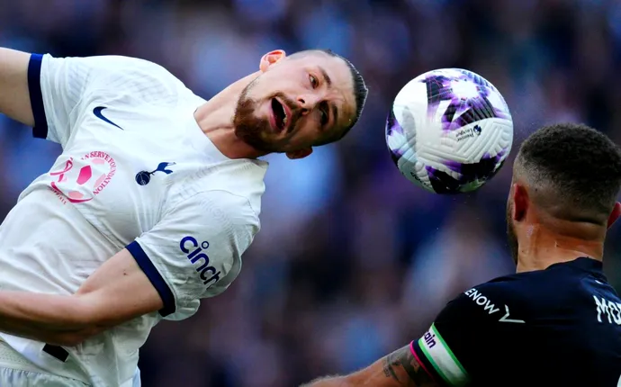 Blestemul accidentărilor de la Tottenham îi face cale liberă spre titularizare lui Radu Drăguşin! Vestea pe care a primit-o Spurs e una rea, dar românul poate profita