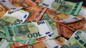 Cine a moştenit averea de 360.000 de euro a fostului fotbalist, care a murit la 63 de ani, după ce s-a lovit la cap când cobora din taxi. Nu avea copii, frați şi nu a fost însurat niciodată