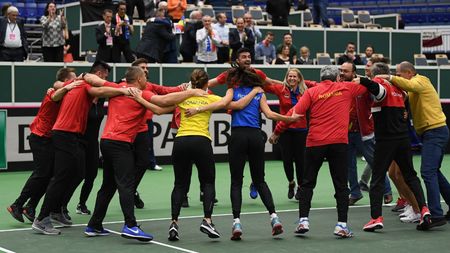 "Eroinele de la Ostrava" s-au întors acasă. Declarațiile date de Begu, Niculescu și Bogdan