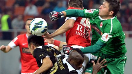 Învoit de Stoican, Thicot nu a fost la reunirea "câinilor"