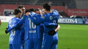Problemele cu care se confruntă Universitatea Craiova înaintea meciului cu AEK Atena. Oltenii n-au putut decola din Bănie