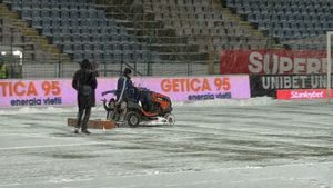 Imagini uluitoare! Cum se dă zăpada de pe teren înainte de meciul Gloria Buzău - FCSB. Incredibil ce le-a trecut gazdelor prin cap